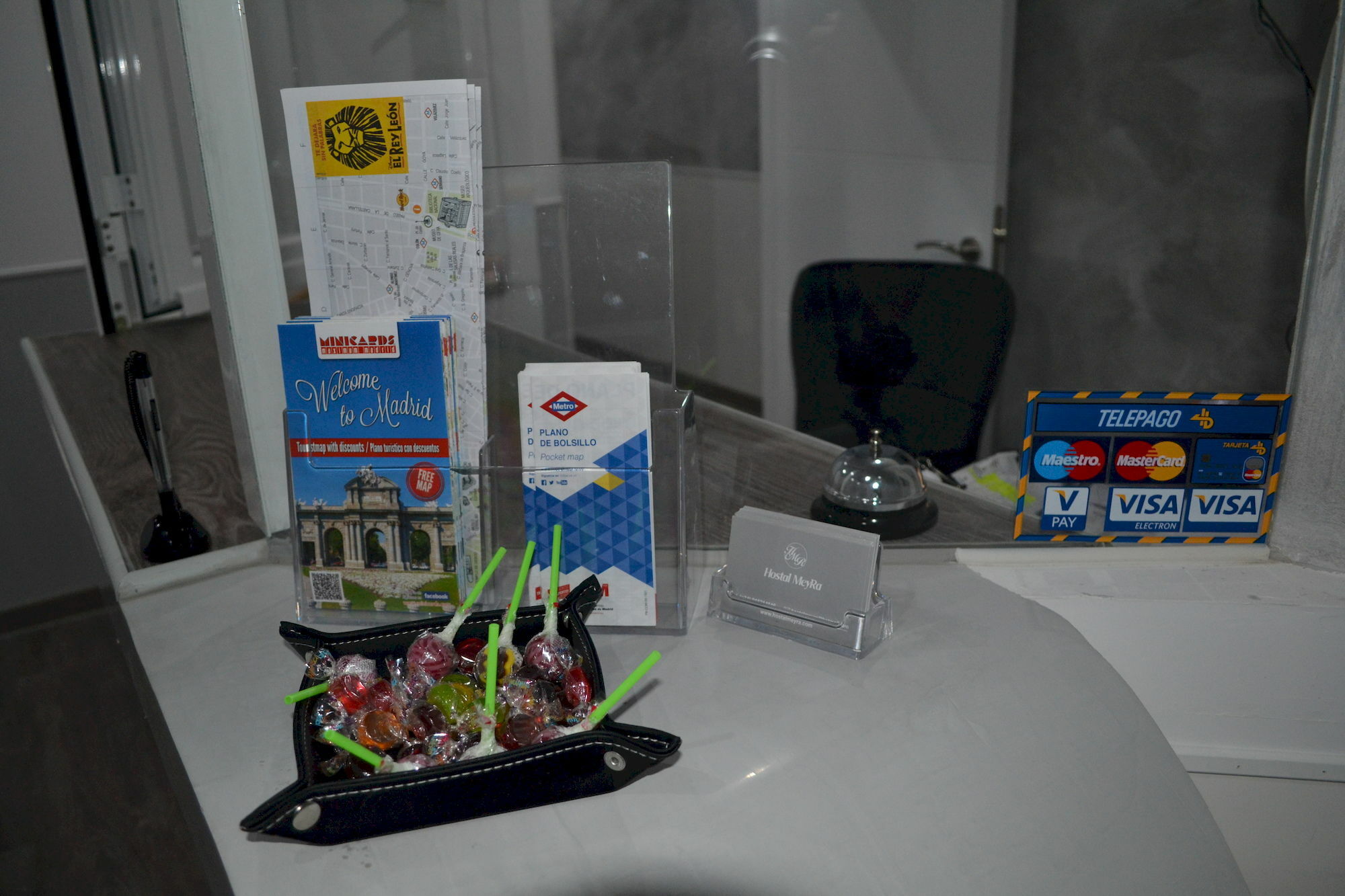 Hostal Meyra Мадрид Екстериор снимка