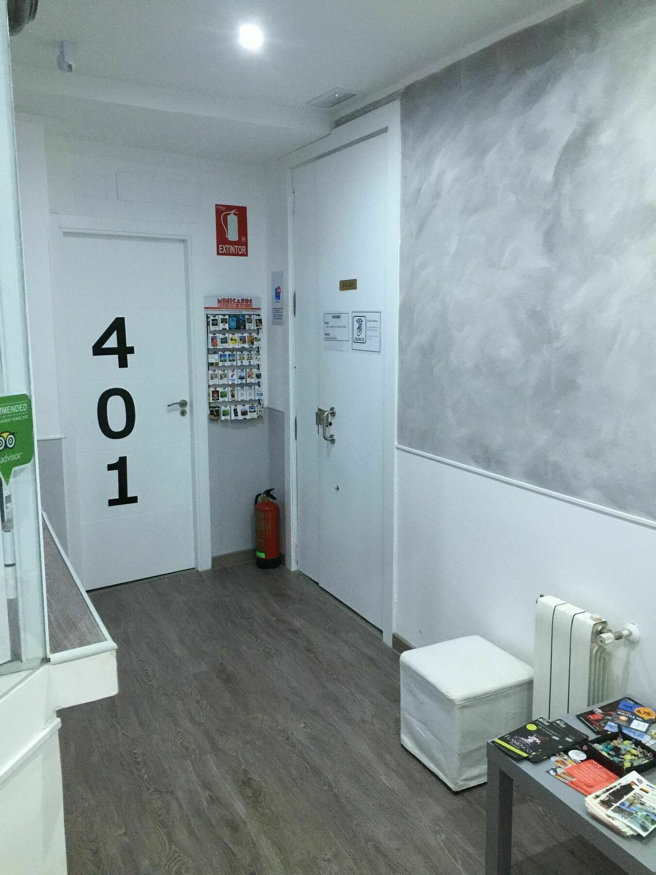 Hostal Meyra Мадрид Екстериор снимка