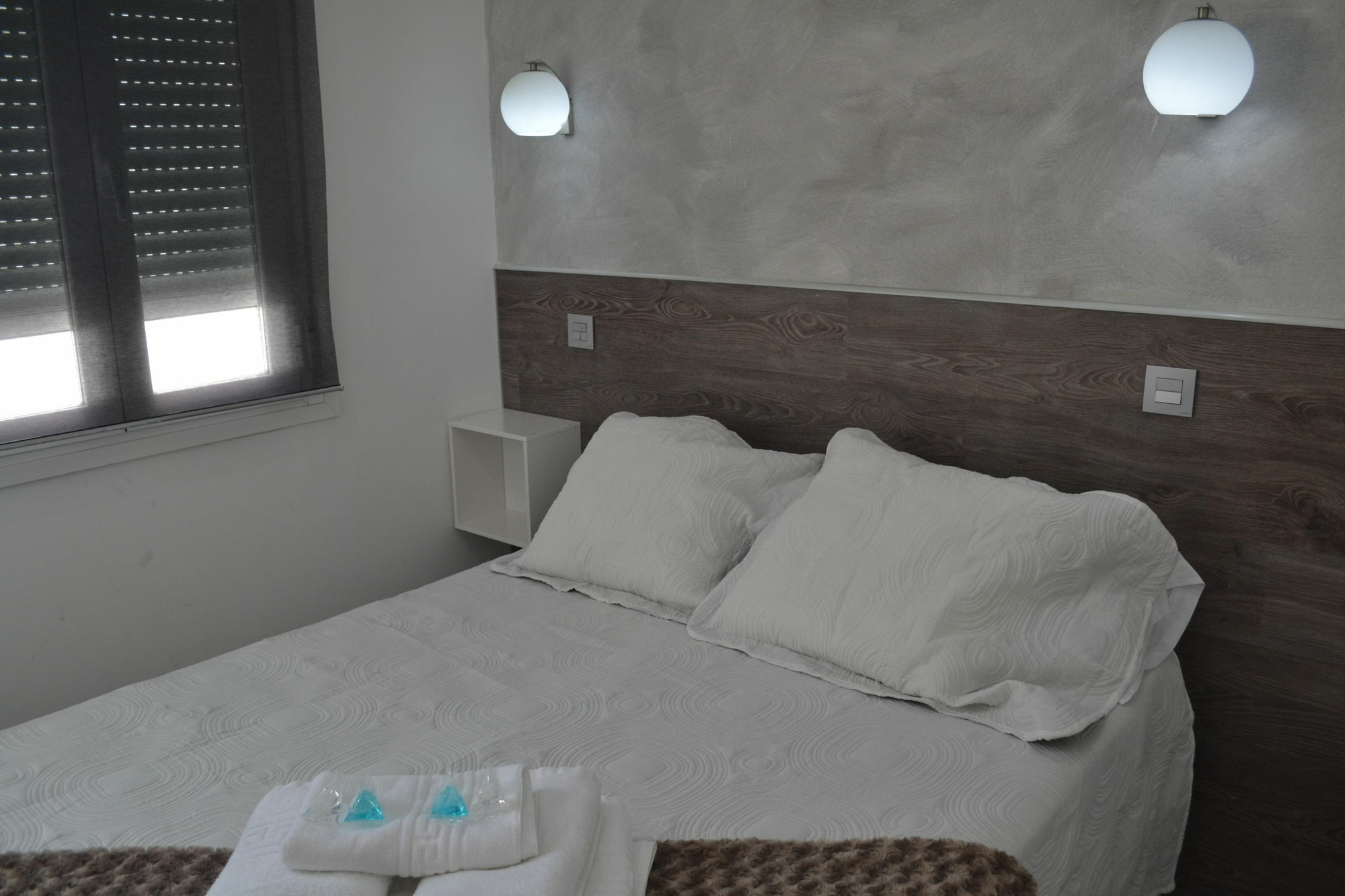 Hostal Meyra Мадрид Екстериор снимка